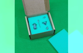 Фигурка "Баба-Яга с метлой"