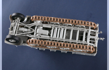 Сборная модель тяжелый тягач Schwerer Zugkraftwagen 18to Sd.Kfz. 9 (Артиллерийская версия)