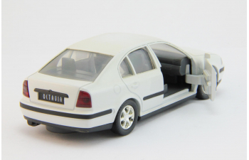 SKODA Octavia, white