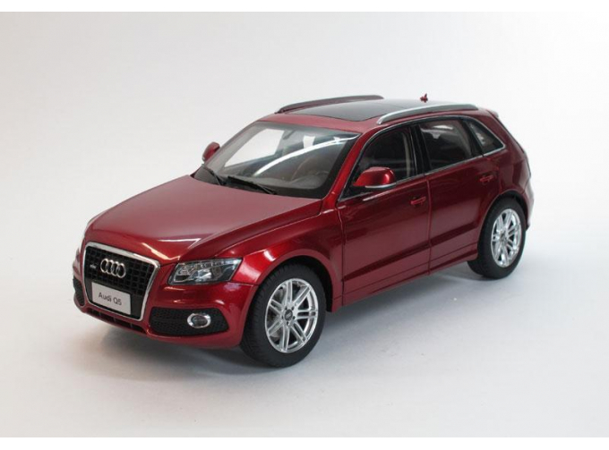 AUDI Q5 (2010), red