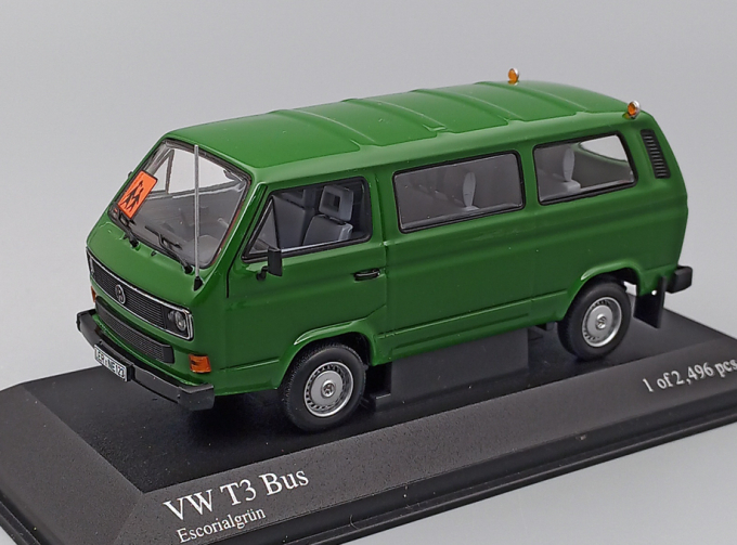 VOLKSWAGEN T3 Bus, green