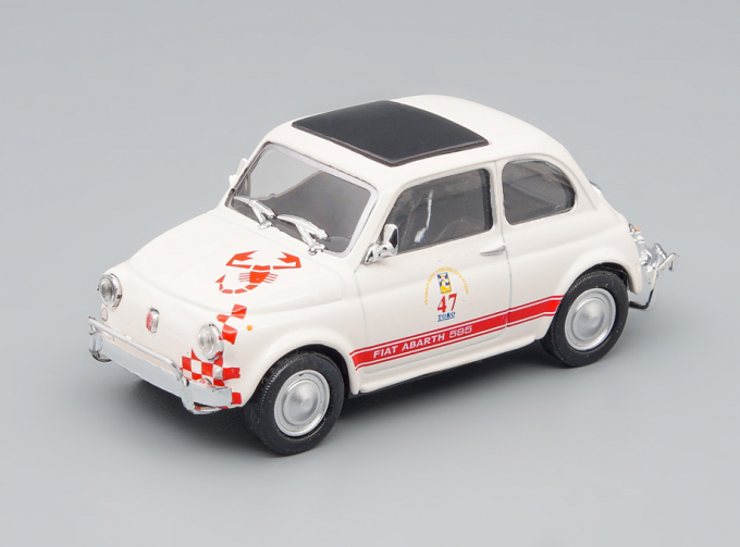 FIAT 500L #47, white