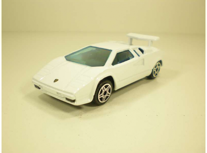 LAMBORGHINI Countach 5000, белый