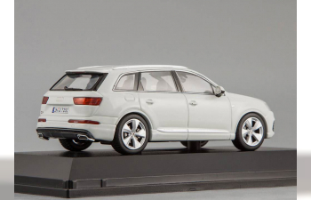 AUDI Q7 (2015), glacier white