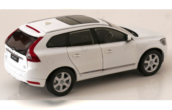 VOLVO XC60 (2015), whitemetallic