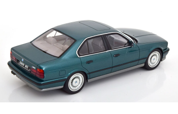 BMW M5 E34 Saloon (1991), green metallic
