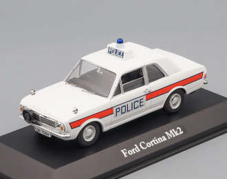 FORD Cortina Mk II Hampshire Police, white