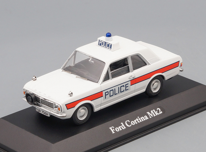 FORD Cortina Mk II Hampshire Police, white