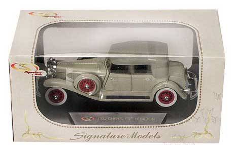 CHRYSLER Lebaron (1932), beige / red