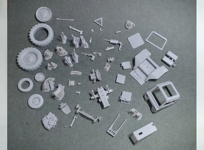 Сборная модель Трактор МТЗ-80 (малая кабина)