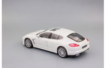 PORSCHE Panamera S (2014), white