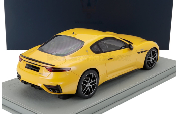 MASERATI Granturismo Trofeo (2023) - Con Vetrina - With Showcase, Giallo Corsa - Yellow