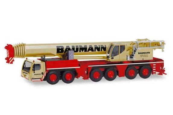 LIEBHERR LTM 1300 6.2 *Baumann*, red / yellow