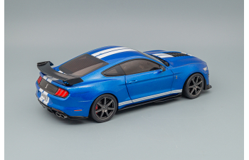 FORD SHELBY GT 500 blue metallic