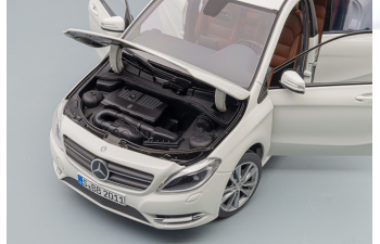 MERCEDES-BENZ B-Klasse W246 B180 (2011), white