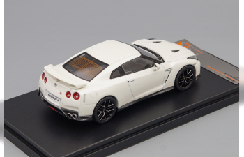 NISSAN GT-R R35 (2017), metallic white