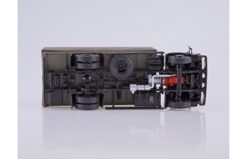 Камский грузовик 43253 бортовой с тентом, темно-зеленый