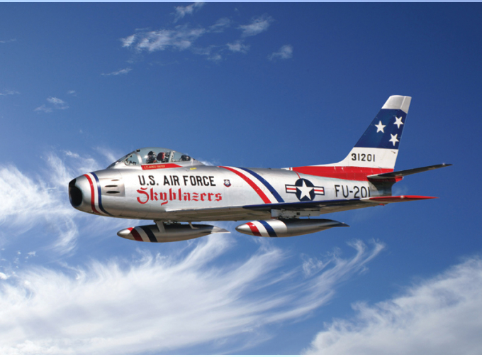 Сборная модель Самолет F-86F Sabre Jet “Skyblazers”