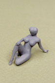 Фигура 0171 На капоте нагишом, неокрашенная