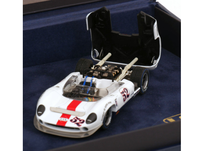 LOLA T70 Spyder No 52 Laguna Seca, Revson (1967)