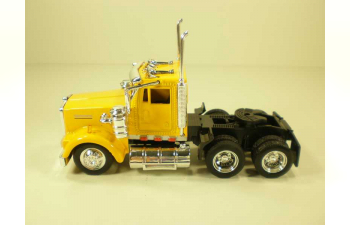 KENWORTH W900 1979 платформа со строительной техникой, желтый