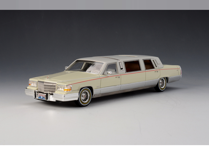 CADILLAC Brougham Limousine 1991, белый