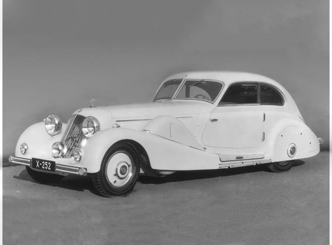 MERCEDES-BENZ 500K Special Streamline Car Tan Tjoan Keng 1935 White