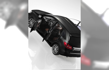 MERCEDES-BENZ B-Klasse W246 B180 (2011), black space