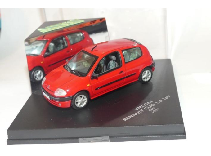 RENAULT Clio 1.6 16V (1999), red