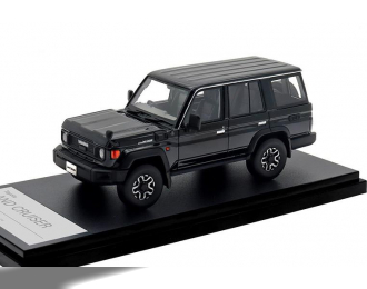 Toyota Land Cruiser 70 AX (2023), черный