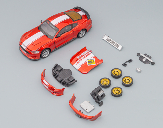 FORD Mustang GT (2018), red / white с набором деталей для тюнинга