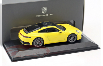 PORSCHE 911 (992) Carrera 4S Coupe (2019), racing yellow 