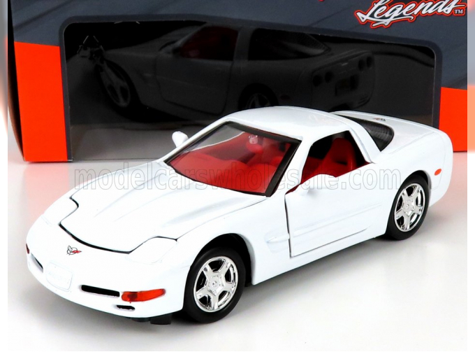 CHEVROLET Corvette Coupe (1997), white