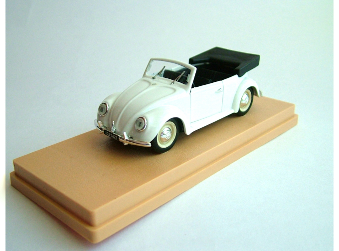 VOLKSWAGEN Beetle Cabrio (1949), white