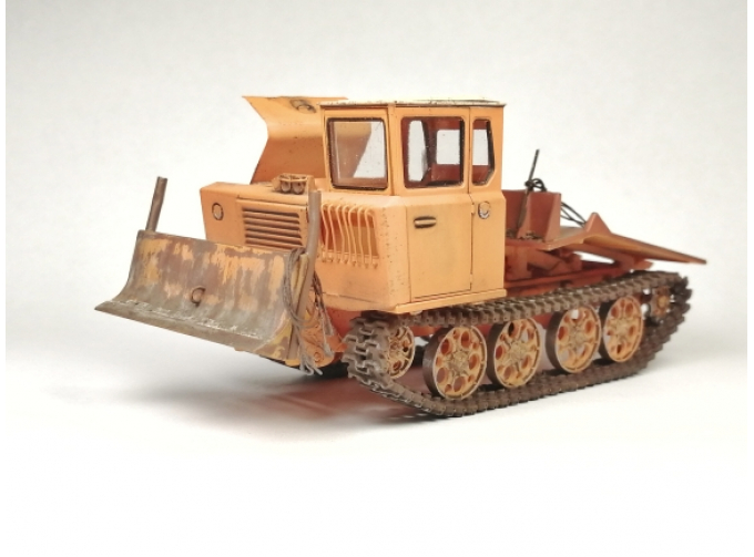 Трактор ТДТ-55а оранжевый со следами эксплуатации