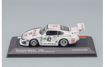 PORSCHE 935 K3 1980, pink / white