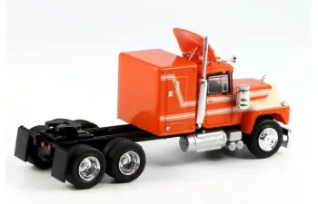 MACK RS 700 (1966), dark orange / light beige