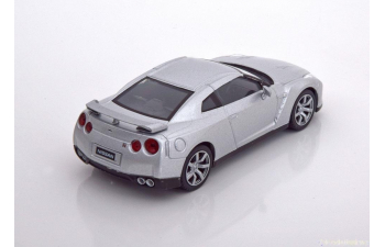 NISSAN GT-R (2008), silver