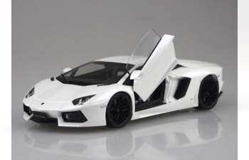 Сборная модель Lamborghini Aventador LP700-4 (White Pearl)