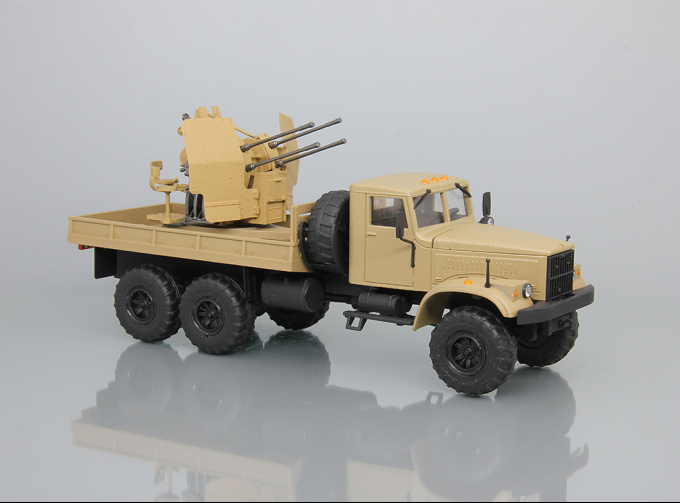 КРАЗ-255 с зенитной 4-х ствольной установкой FLAK-38, песочный