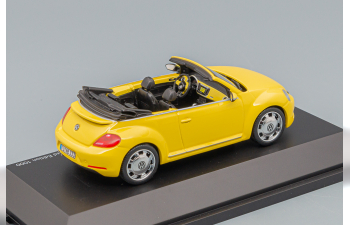 VOLKSWAGEN Beetle Convertible 2012, yellow