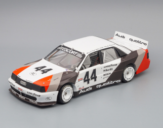 AUDI 200 Quattro #44, white