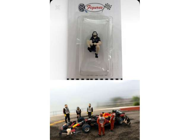 Фигурка 2 рабочего команды Red Bull