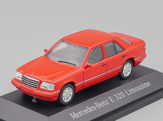 MERCEDES-BENZ E320 Limousine, red