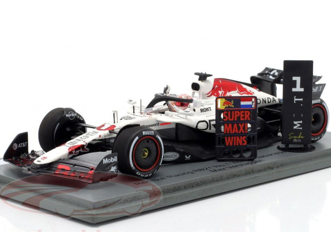 RED BULL RB21 #1 Winner Japan GP Formula 1 Max Verstappen (2025)