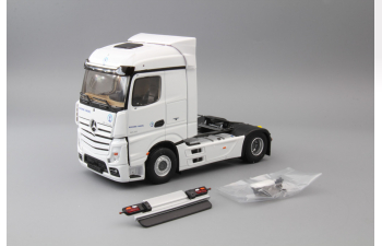 MERCEDES-BENZ Actros 2 Fourgon Kuene Nagel, white