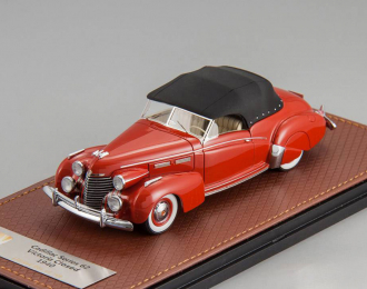 Cadillac Series 62 Victoria Cabriolet closed 1940 (red)