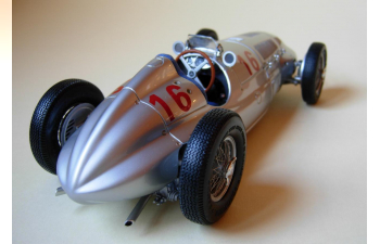 MERCEDES-BENZ W165 No 16 Winner of Tripolis (1939), silver