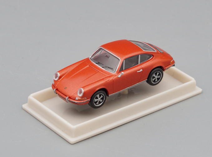 PORSCHE 911, orange