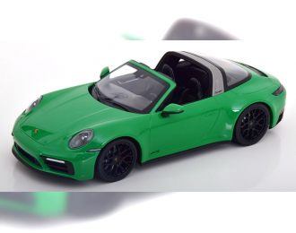 PORSCHE 911 (992) Targa 4 GTS (2021), green